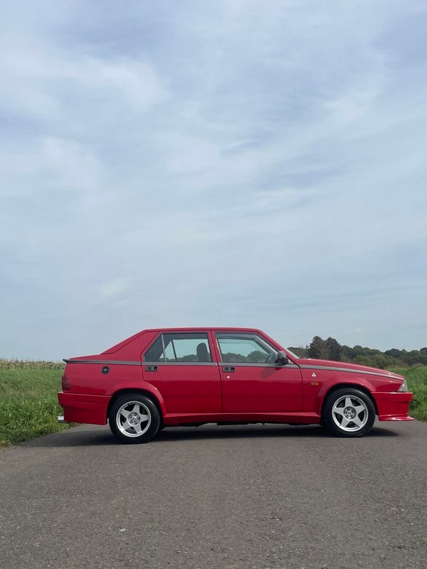 1990 Alfa Romeo 75 - 7