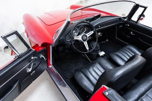 1965 Alfa Romeo 2600 Spider - 9