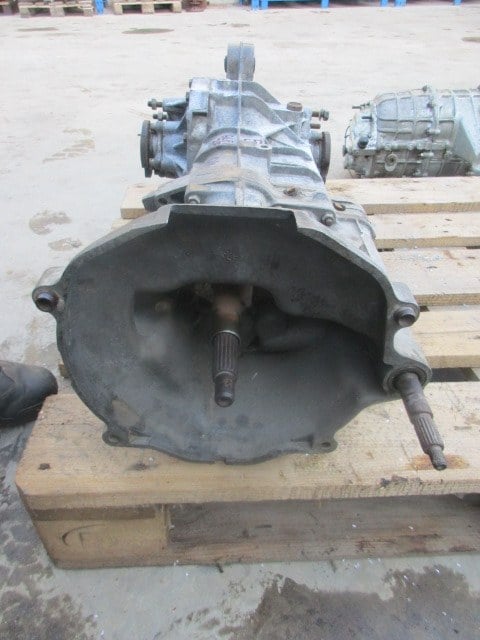 Alfa Romeo 75 - 2 Alfa Romeo 75 - 2