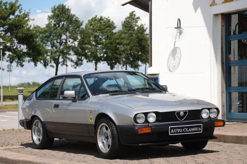 1985 Alfa Romeo GTV - 2