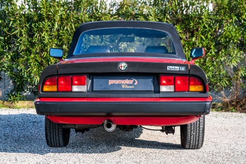 1988 Alfa Romeo Spider (Duetto) - 5