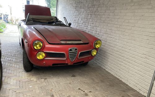 1963 Alfa Romeo 2600 Spider (picture 1 of 8)