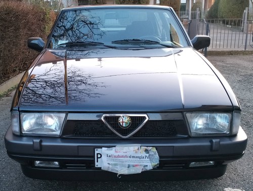 1991 Alfa Romeo 75 - 2
