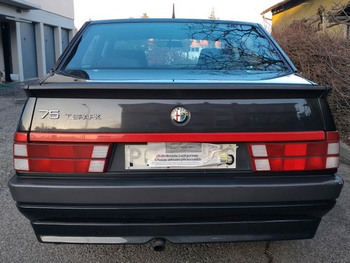 1991 Alfa Romeo 75 - 3