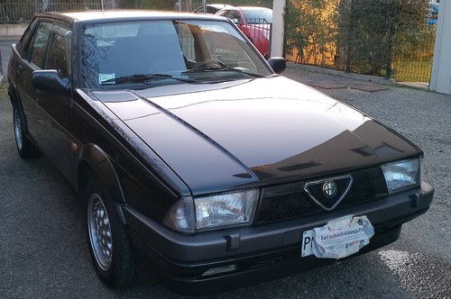 1991 Alfa Romeo 75 - 5