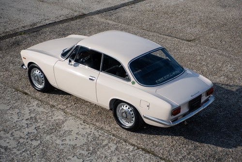 1966 Alfa Romeo Giulia - 2