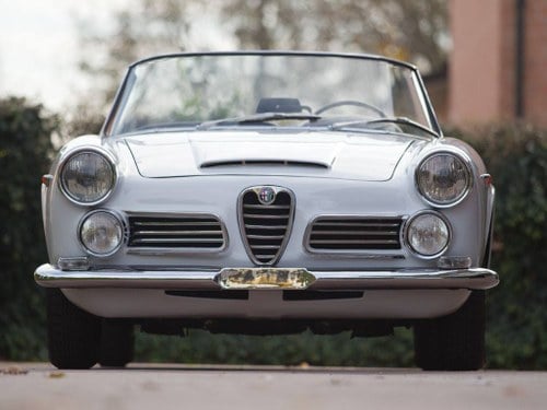 1963 Alfa Romeo 2600 Spider - 2