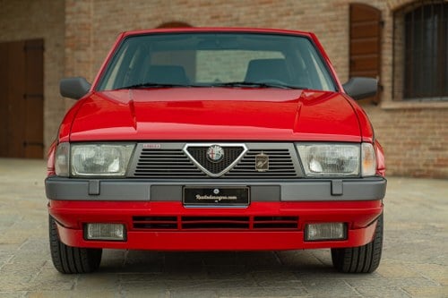 Alfa Romeo 75 - 3
