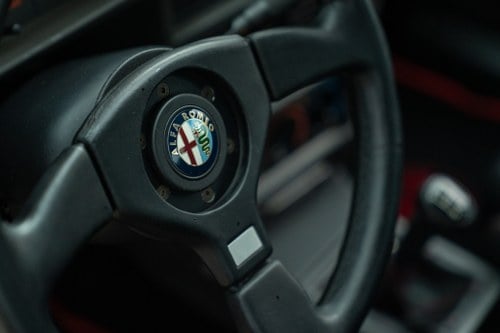 Alfa Romeo 75 - 8