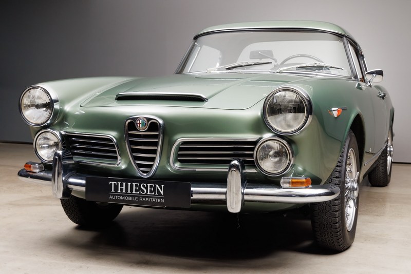 1962 Alfa Romeo 2600 - 4