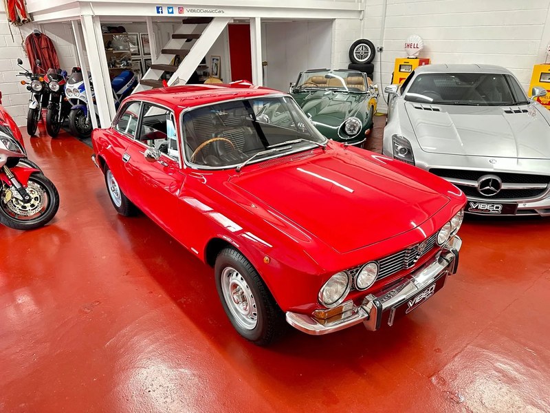 1973 Alfa Romeo GTV 2000 - 2 1973 Alfa Romeo GTV 2000 - 2
