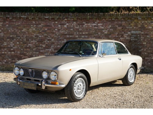 1973 Alfa Romeo 2000 GTV Bertone "Beige chiaro metallic" with gre For Sale