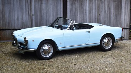 Alfa Romeo Spider Veloce (LHD) with factory hardtop