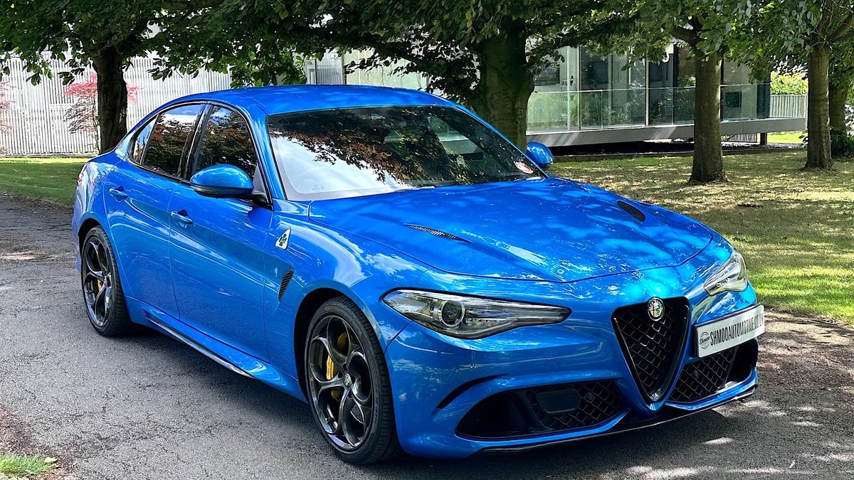 Aleo Romeo 2020 Alfa Romeo Giulia Blue Automatic Right Hand Drive in United ...