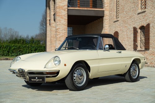 1969 ALFA ROMEO 1750 SPIDER VELOCE "OSSO DI SEPPIA" À venda