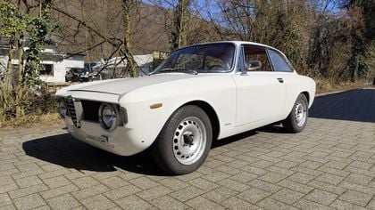 Alfa Romeo GT Type 105