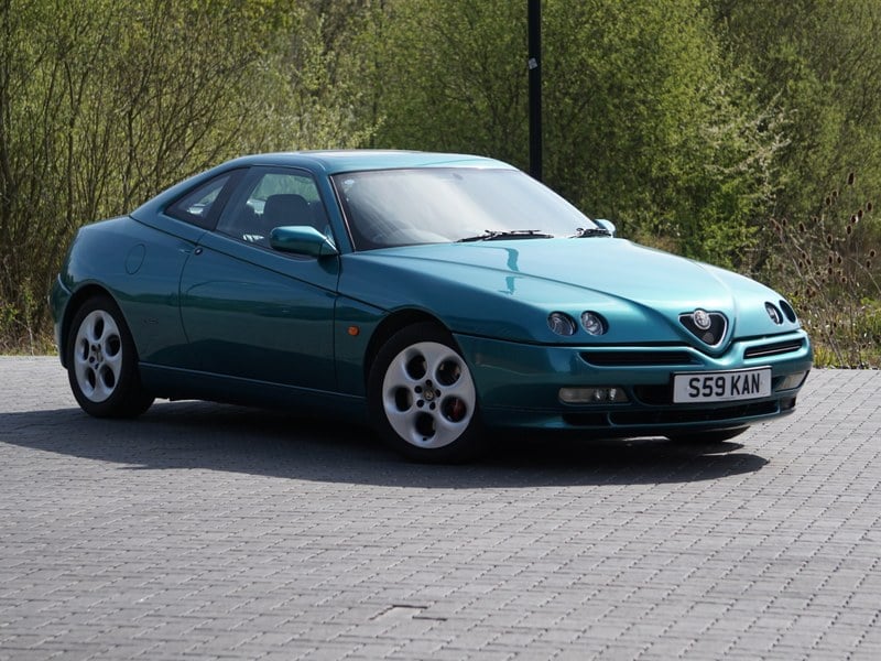 Alfa Romeo GTV 916 916 kaufen bei Car & Classic