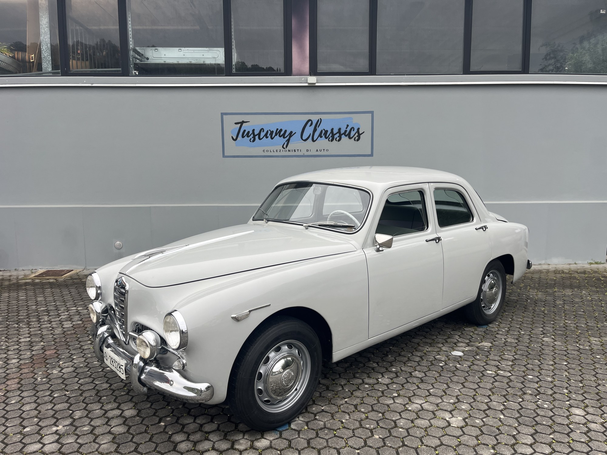 Alfa Romeo 1900 Super, foto 1