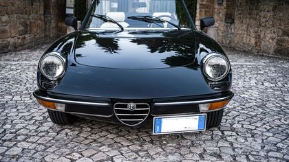 Alfa Romeo Spider (Duetto) Series 2