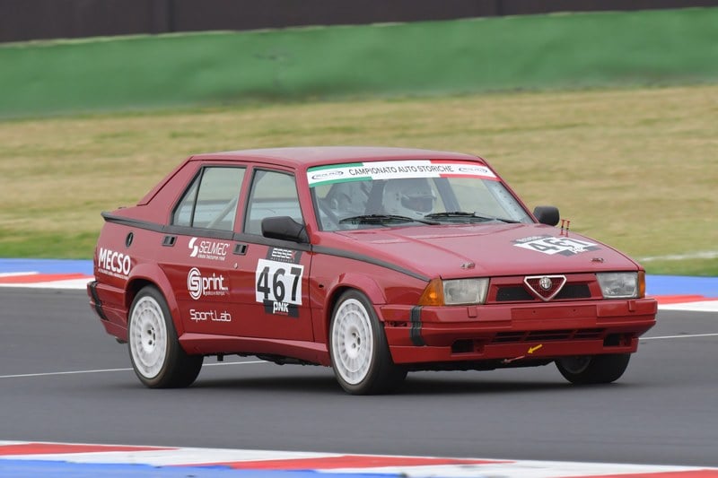 1989 Alfa Romeo 75 - 1 1989 Alfa Romeo 75 - 1