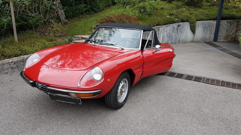 1977 Alfa Romeo Spider - 1 1977 Alfa Romeo Spider - 1