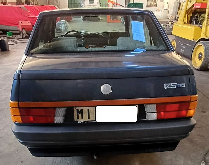 1987 Alfa Romeo 75 - 2 1987 Alfa Romeo 75 - 2