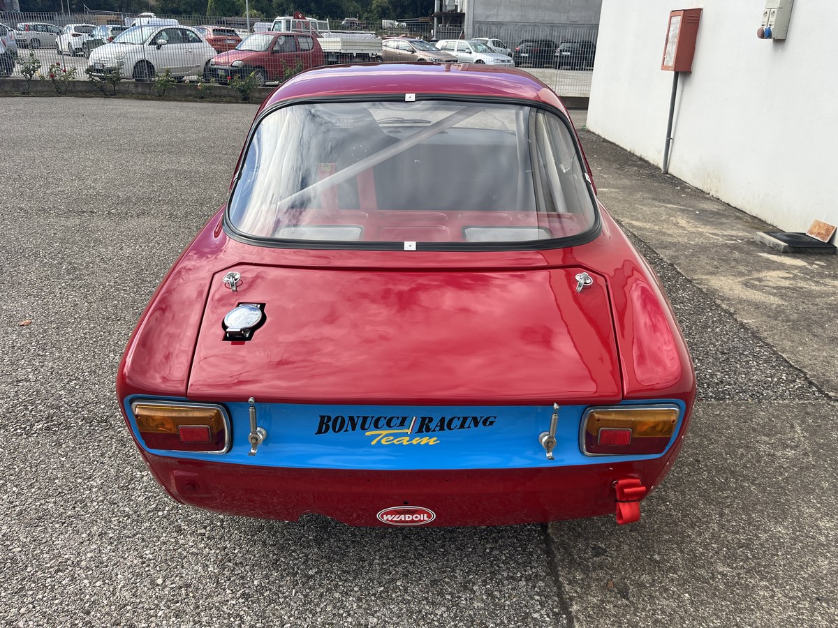 Autoart 1:18 - Model car - Alfa Romeo Coupé 1750 GTV - auction online Autoart 1:18 - Model car - Alfa Romeo Coupé 1750 GTV - auction online