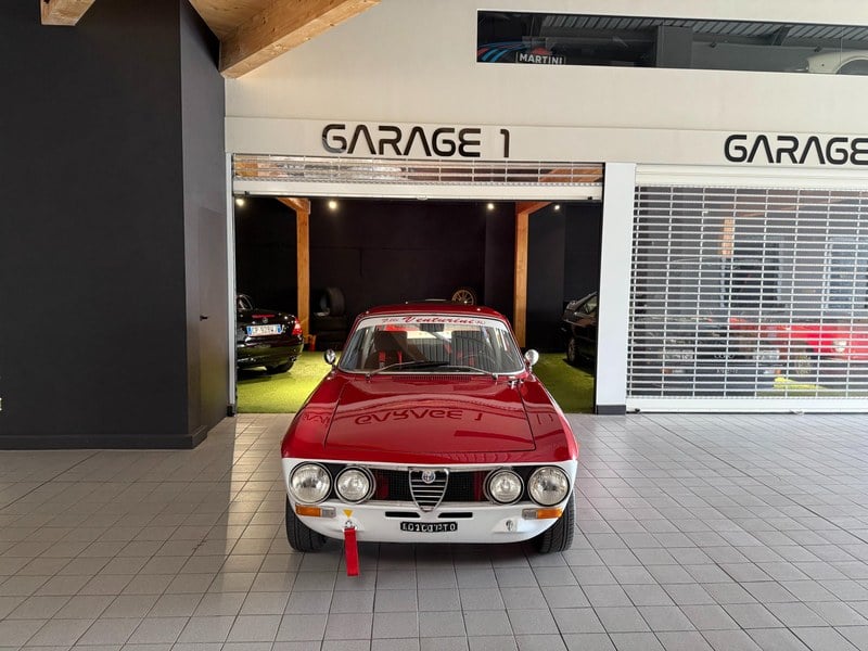 1971 Alfa Romeo Giulia - 1 1971 Alfa Romeo Giulia - 1