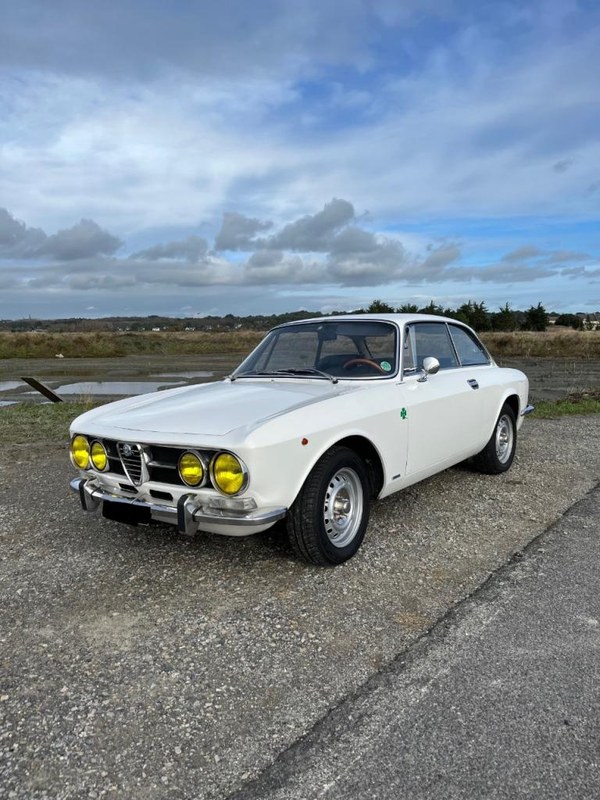 1970 Alfa Romeo 1750 - 2 1970 Alfa Romeo 1750 - 2