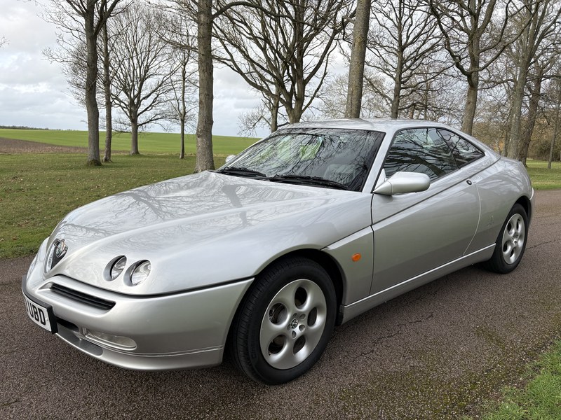 2003 Alfa Romeo GTV - 2 2003 Alfa Romeo GTV - 2