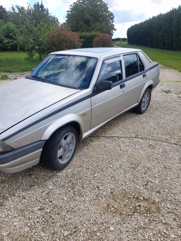 1988 Alfa Romeo 75 - 2 1988 Alfa Romeo 75 - 2