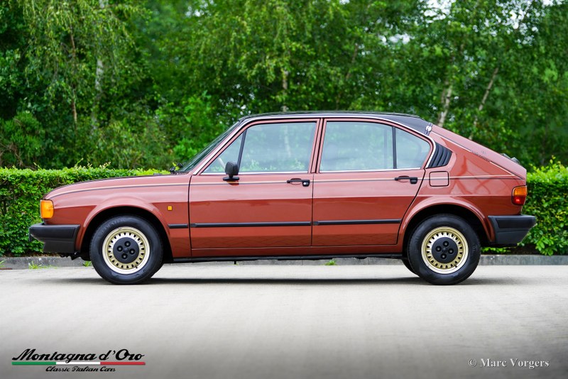 1982 Alfa Romeo Alfasud - 2 1982 Alfa Romeo Alfasud - 2