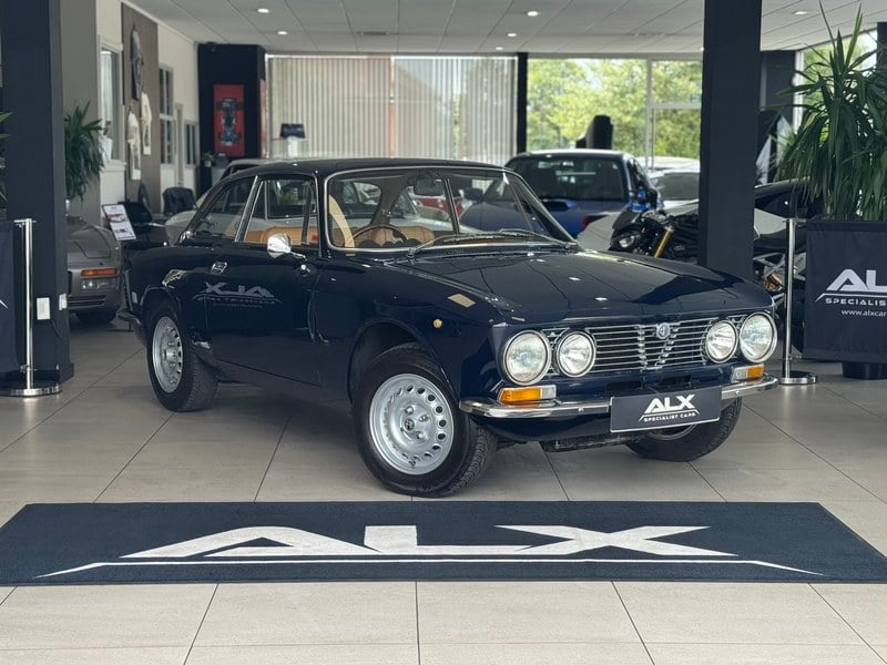 1977 Alfa Romeo GT Junior - 1 1977 Alfa Romeo GT Junior - 1