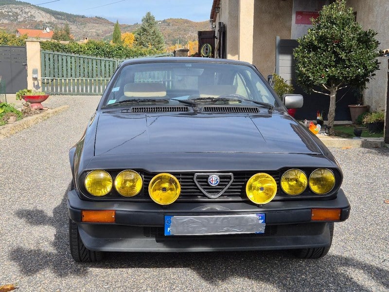 1981 Alfa Romeo GTV - 2 1981 Alfa Romeo GTV - 2