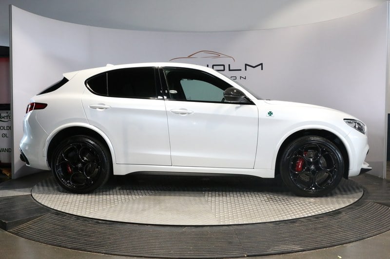 2020 Alfa Romeo Stelvio - 2 2020 Alfa Romeo Stelvio - 2