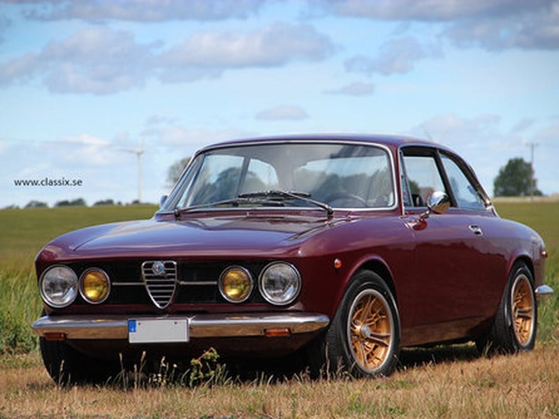 Alfa Romeo 1750 GTV in Amaranto red, with FIA papers