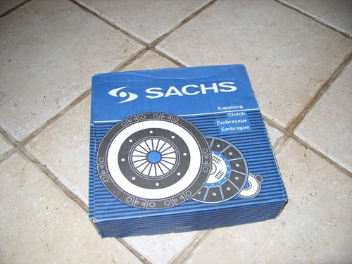 1990 sachs clutch kit for alfa 75 2.0ltr and 3.0ltr In vendita