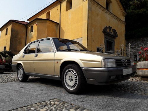 1985 Rare Alfa Romeo 90 2.5 V6 Gold Cloverleaf In vendita