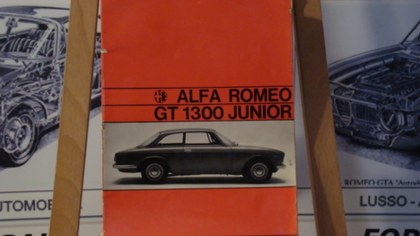 1971 Alfa romeo GT 1300 junior instruction book