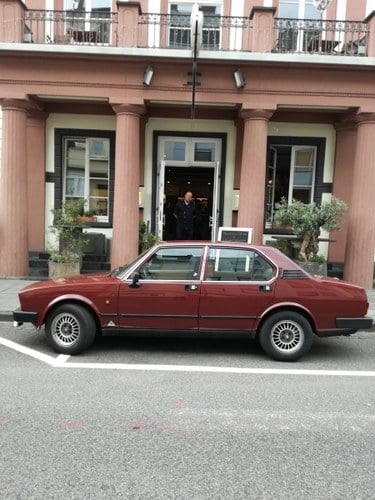 1982 Alfa Romeo Alfetta 2.0 taped to the asphalt.transaxle system In vendita