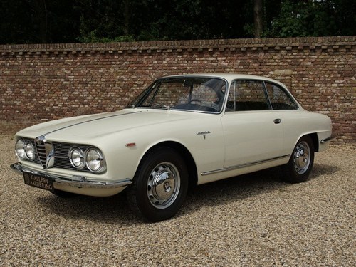1962 Alfa Romeo 2000 Sprint restored condition, European car For Sale