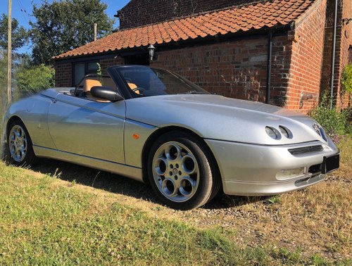 2001 2002 (Y) Alfa Romeo Spider 916 T SPARK 2.0 16v Lusso. Immacu For Sale