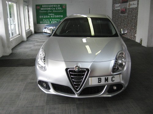 2012 12-reg Alfa Romeo Giulietta 1.6 JTDm-2 105 bhp Lusso  For Sale