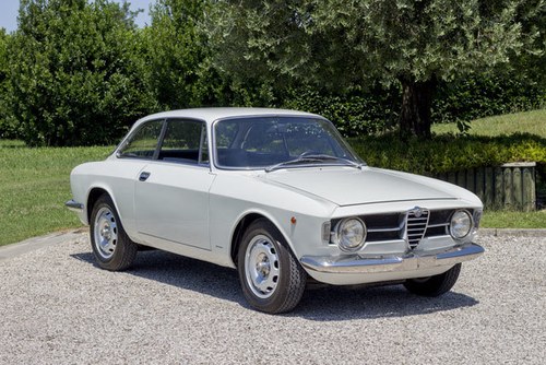 1967 Alfa Romeo Giulia 1300 GT Scalino (“step-nose”) For Sale