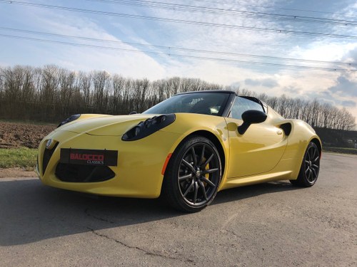 2015 Alfa Romeo 4C Spider 4000 miles only For Sale