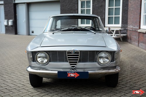 1965 Alfa Romeo Giulia Sprint GT 1600 - unique leather interior For Sale