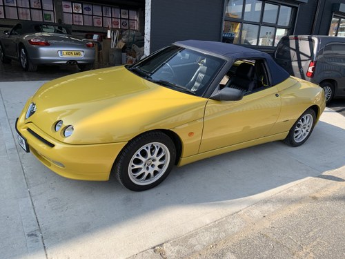 1998 Spider Lusso 2.0 New Navy Hood VENDIDO