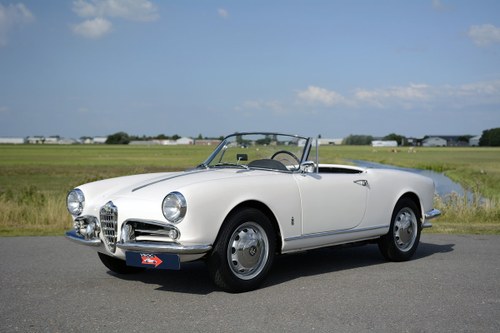 Alfa Romeo Giulietta Spider 1959 matching numbers and colors For Sale