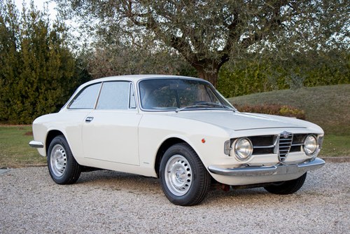 1967 Alfa Romeo Giulia 1300 GT Scalino step-nose VENDUTO