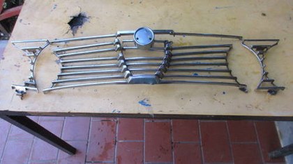 Front grill to repair for Alfa Romeo 2000 Gt Junior veloce